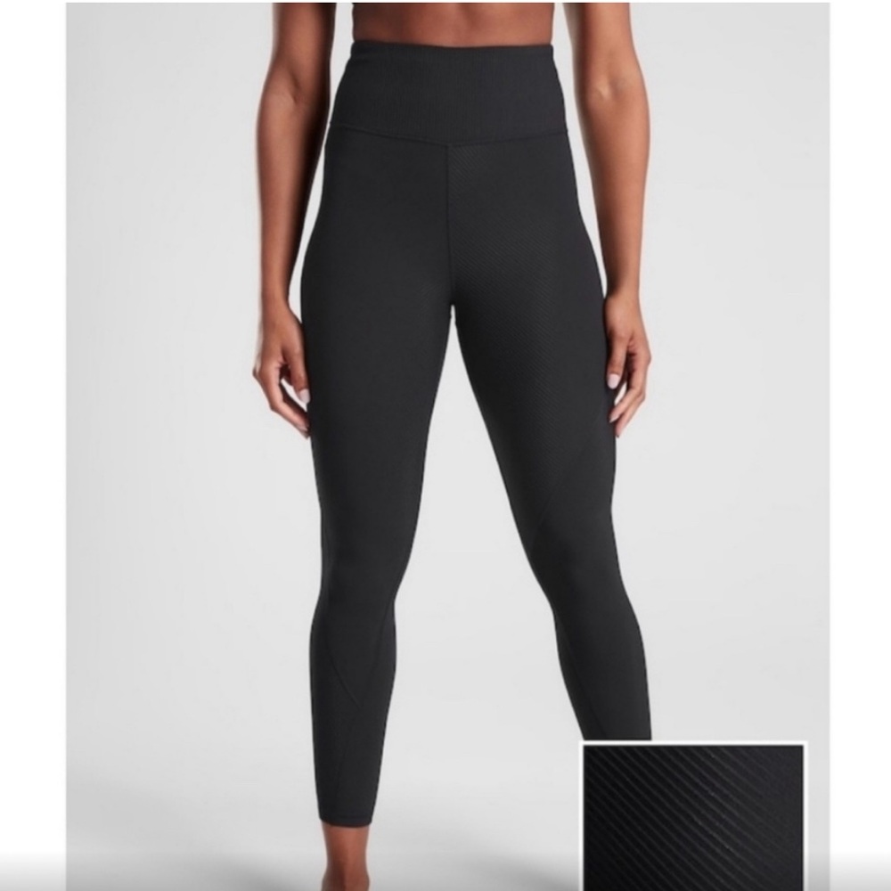Athleta Synergy 7/8 Black Ribbed Leggings